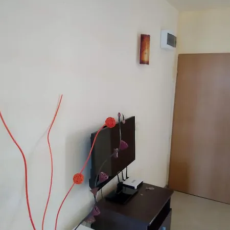 къмпинг градина - Garden Beach Apartment
