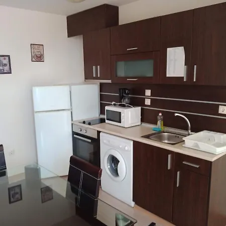 къмпинг градина - Garden Beach Apartment